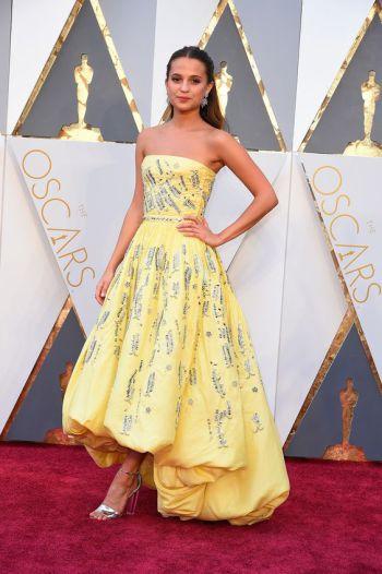 Dans la garde-robe d’Alicia Vikander Dans la garde-robe d’Alicia Vikander