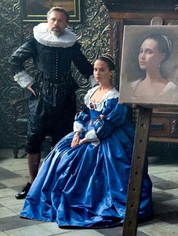 Dans la garde-robe d’Alicia Vikander Dans la garde-robe d’Alicia Vikander