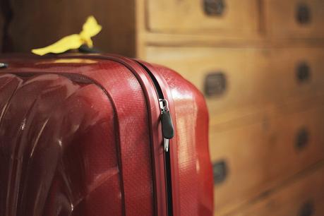 Cette pâte à modeler durcit en 24h et répare tout sur son passage. Cette pâte à modeler durcit en 24h et répare tout sur son passage.