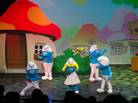 Les Schtroumpfs, le spectacle musical pour enfant, aux Folies Bergère Les Schtroumpfs, le spectacle musical pour enfant, aux Folies Bergère