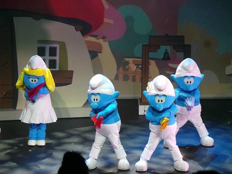 Les Schtroumpfs, le spectacle musical pour enfant, aux Folies Bergère Les Schtroumpfs, le spectacle musical pour enfant, aux Folies Bergère
