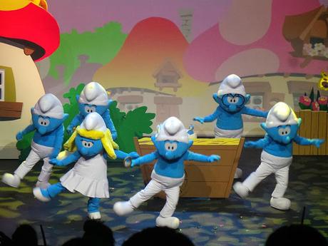 Les Schtroumpfs, le spectacle musical pour enfant, aux Folies Bergère Les Schtroumpfs, le spectacle musical pour enfant, aux Folies Bergère