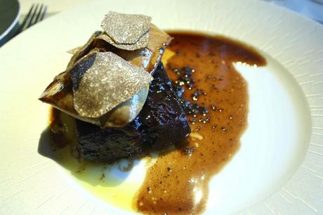 boeuf-laque-fondant-de-ja-gastronomie-foie-gras-dubernet-gourmetsco