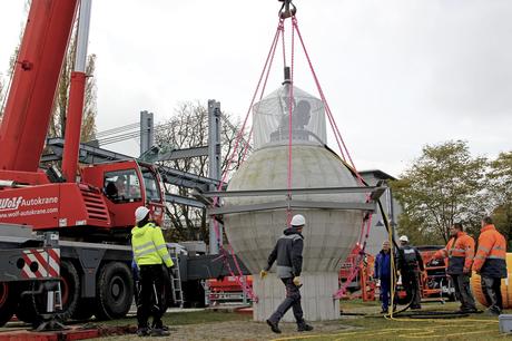 Ces sphères géantes sont conçues pour stocker l'énergie renouvelable Source : IWES