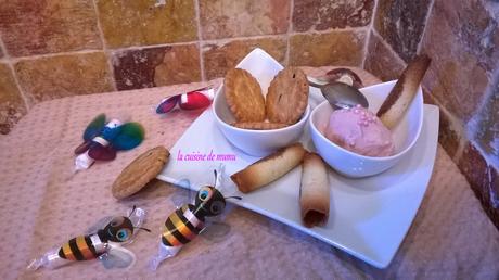 La crème glacée à la fraise WP_20160624_007