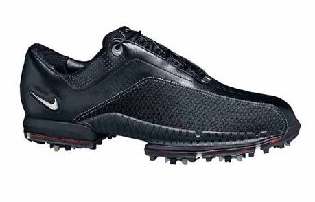 Retour sur les 10 chaussures signature de la carrière de Tiger Woods Retour sur les 10 chaussures signature de la carrière de Tiger Woods