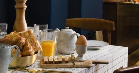 COQ Hôtel : Community Of Quality hotel-coq-paris-decoration-chambre-petit-dejeuner-myhomedesign-2