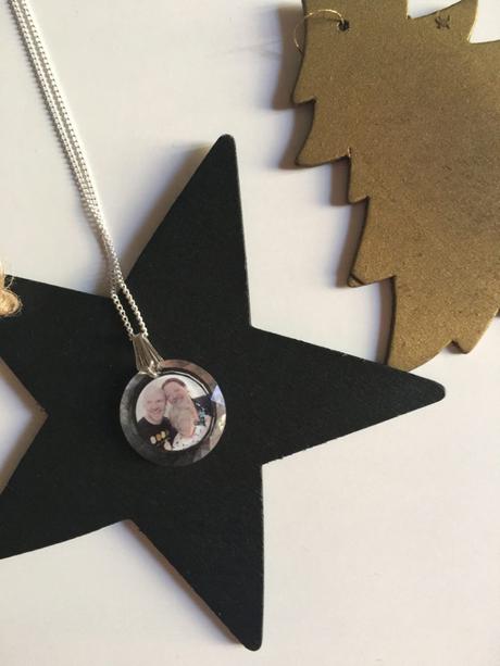 Noël : offrir un pendentif en cristal Swarovki® personnalisé Noël : offrir un pendentif en cristal Swarovki® personnalisé