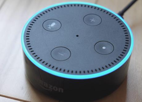 Amazon Echo Dot 2e génération : le centre névralgique d’une maison connectée