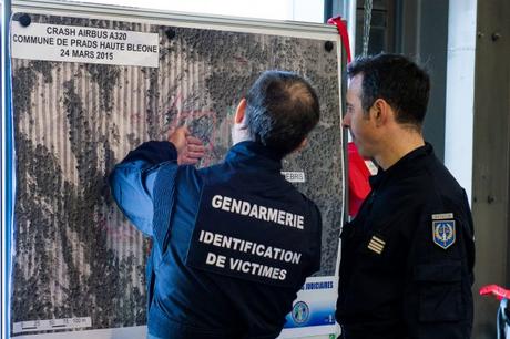 Identification des victimes à SEYNE-LES-ALPES lors du crash aérien A320 Germanwings à LE VERNET Alpes de haute provence. Institut de recherche criminelle de la gendarmerie nationale (IRCGN)