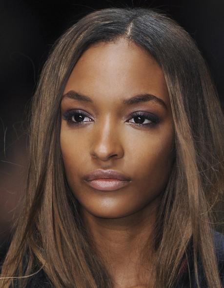 bronzage peau asiatique Non, les UV des cabines de bronzage ne préparent pas la peau au soleil