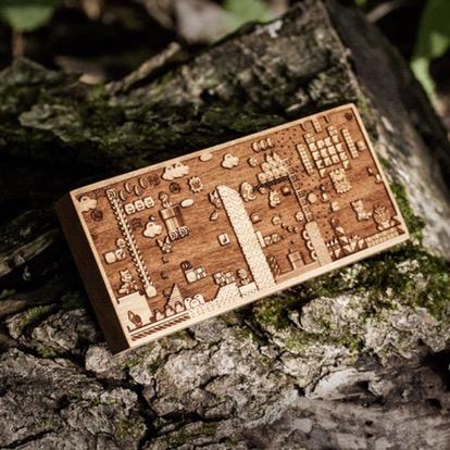 Et hop, un peu de retrogaming et une goutte de pop culture pour de magnifiques œuvres en bois. Et hop, un peu de retrogaming et une goutte de pop culture pour de magnifiques œuvres en bois.