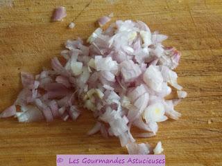 Courge farcie aux pommes de terre, pois chiches et noisettes (Vegan)
