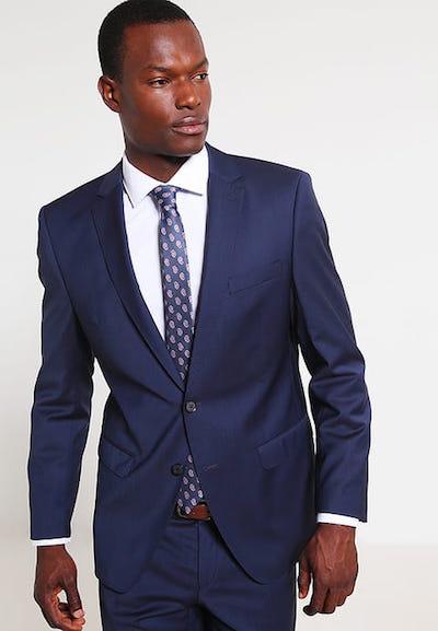 3 conseils simples pour dédramatiser le costume dedramatiser-le-costume-conseils-homme-blog