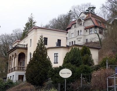 Nikolaus Oesterlein, grand collectionneur wagnérien. Le Musée Reuter-Wagner à Eisenach Nikolaus Oesterlein, grand collectionneur wagnérien. Le Musée Reuter-Wagner à Eisenach