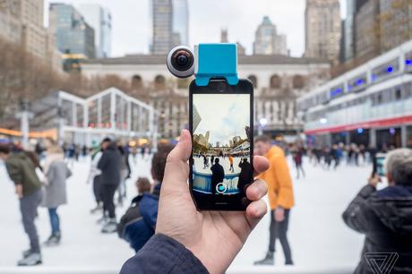 Un petit accessoire pour filmer à 360° avec votre iPhone Un petit accessoire pour filmer à 360° avec votre iPhone