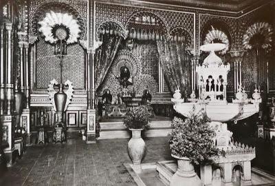 Deux photos du  pavillon mauresque de Linderhof dans un leporello des années
