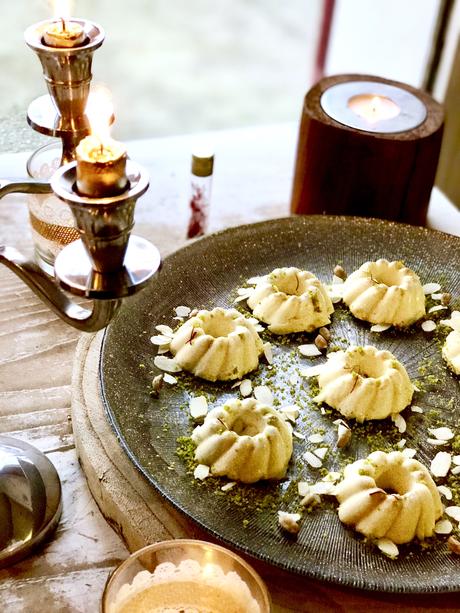 Panna cotta onctueuse renversée façon Kulfi et au safran bio Biâo de Normandie ! Panna cotta onctueuse renversée façon Kulfi et au safran bio Biâo de Normandie !
