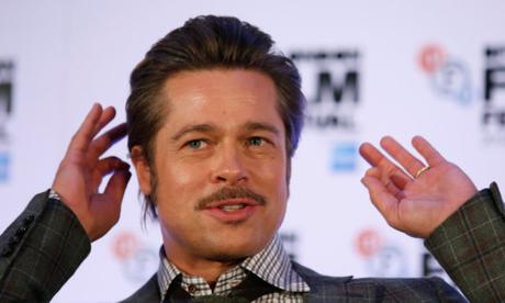 Moustache de Brad Pitt