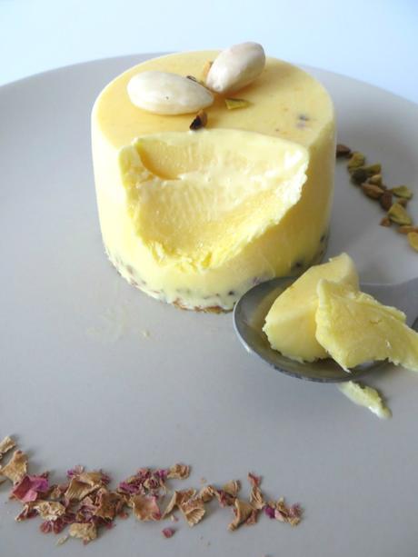 Mange des fleurs avec Bastani Sonnati, la glace au safran Bastani Sonnati