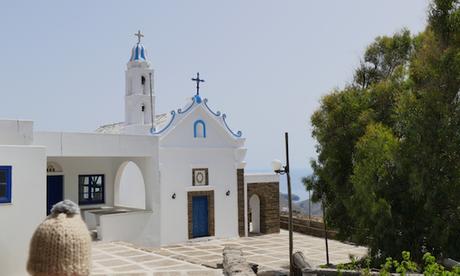 Tinos – sur la route • on the road