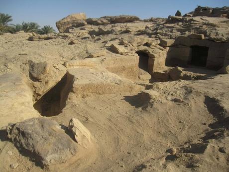 Douze anciens sites funéraires égyptiens découverts à Assouan Douze anciens cimetières égyptiens découverts à Assouan