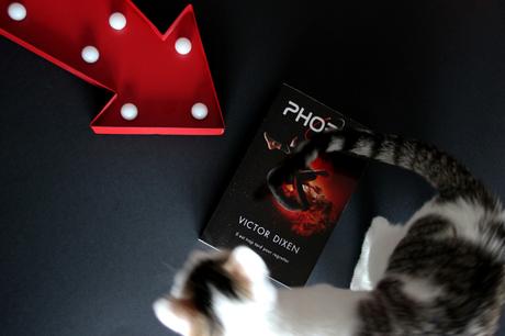 J’ai lu Phobos, le tome 1 de Victor Dixen.
