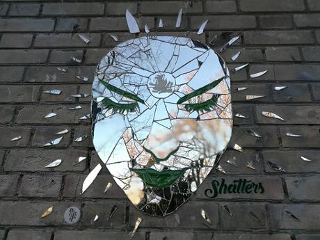 shatters_visage_p.jpg