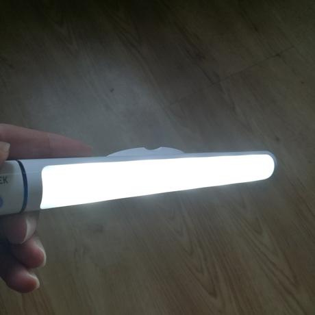 Test de la lampe LED à détecteur de mouvement d’Avantek
