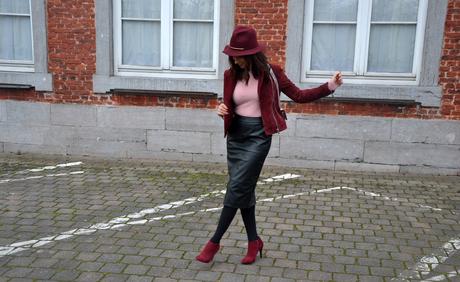 Burgundy & jupe en simili Burgundy & jupe en simili