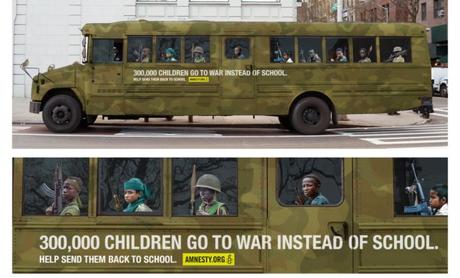 Bus scolaire des enfants soldats : utiliser le visuel pour conscientiser sur la réalité