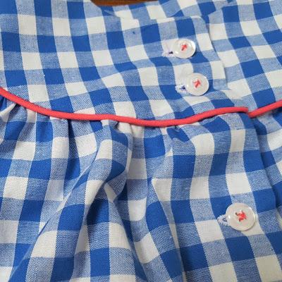 Blouse d'écolière pour une rentrée classe ! Blouse d'écolière pour une rentrée classe !