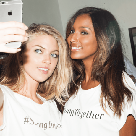 LIU JO, MARTHA HUNT ET JASMINE TOOKES LES DEUX NOUVEAUX VISAGES DE #STRONGTOGETHER