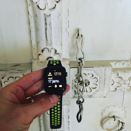 Je mets mon Apple Watch Nike + au placard et je ressors ma montre Garmin ! Je mets mon Apple Watch Nike + au placard et je ressors ma montre Garmin !