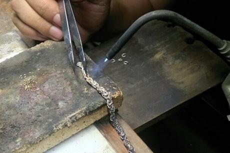 Collier maille royale fabrication d'un collier à maille royale