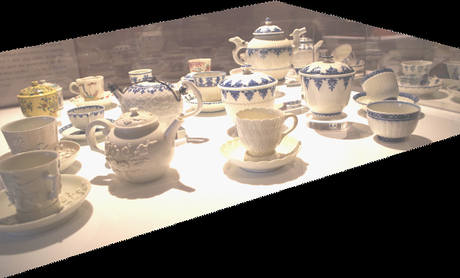 Tendre porcelaine de Saint-Cloud, Des formes et des usages au XVIIIe siècle. Tendre porcelaine de Saint-Cloud, Des formes et des usages au XVIIIe siècle.