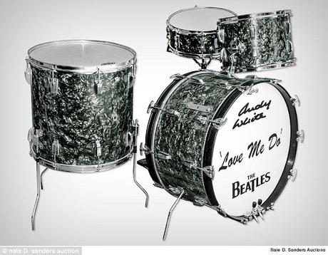 Une batterie des Beatles à vendre ! Une batterie des Beatles à vendre !