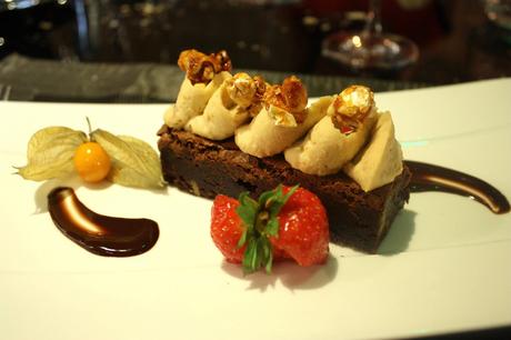 Brownie chocolat et noisettes © Gourmets&Co Brownie chocolat et noisettes © Gourmets&Co