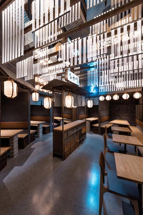 Hikari Yakitori Bar par le studio Masquespacio Hikari Yakitori Bar par le studio Masquespacio