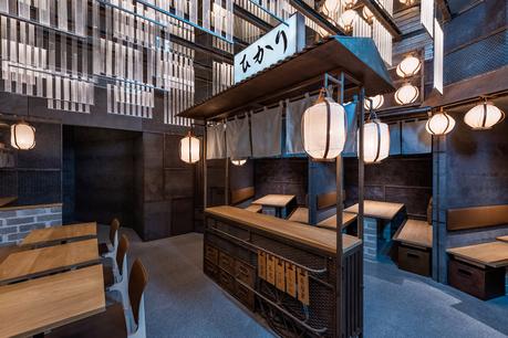 Hikari Yakitori Bar par le studio Masquespacio Hikari Yakitori Bar par le studio Masquespacio