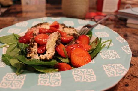 #PouletCA- Recette santé de salade d’épinard, poulet et fraises et une grosse nouvelle #ad