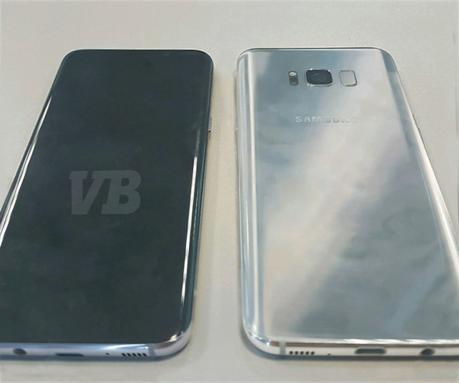 Une photo des 2 versions du Galaxy S8