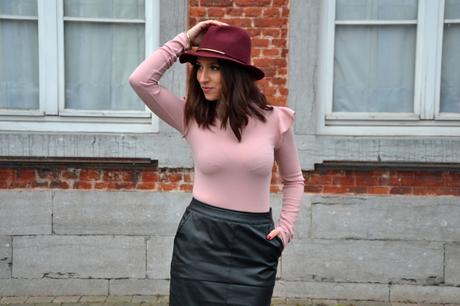Burgundy & jupe en simili Burgundy & jupe en simili