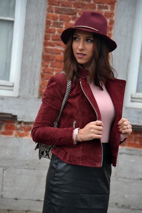Burgundy & jupe en simili Burgundy & jupe en simili