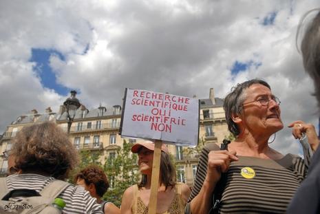Manifestation des chercheurs et des anti OGM
