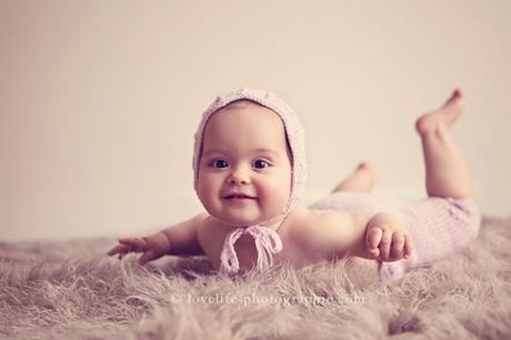 Photographe bébés jumelles 8 mois en studio Chatou