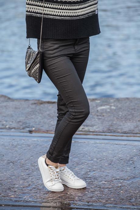 Pull Superdry pour une tenue en noir et blanc Pull Superdry pour une tenue en noir et blanc