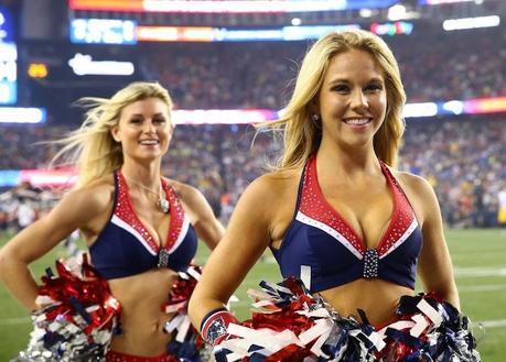 Comment a évolué le look des cheerleaders depuis 50 ans? Comment a évolué le look des cheerleaders depuis 50 ans?