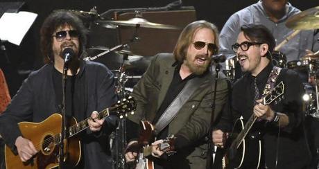 Dhani Harrison, Jeff Lynne et Tom Petty sur scène Dhani Harrison, Jeff Lynne et Tom Petty sur scène