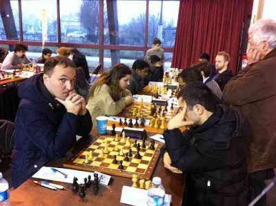Ronde 1: Le grand-maître Nikita Maiorov (2511) a battu logiquement son adversaire du jour, le maître Fide français Hayk Mirimanian (2285) - Photo © Chess & Strategy Ronde 1: Le grand-maître Nikita Maiorov (2511) a battu logiquement son adversaire du jour, le maître Fide français Hayk Mirimanian (2285) - Photo © Chess & Strategy